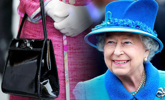 سبب غريب يجعل الملكة إليزابيت لا تفارق حقيبتها السوداء.. صور صورة رقم 2 سبب غريب يجعل الملكة إليزابيت لا تفارق حقيبتها السوداء.. صور صورة رقم 2