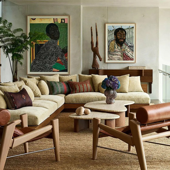 ثنائي شهير يحولان قصرهما إلى أرض الأحلام.. سيارات فيراري ومسبح لا متناهي صورة رقم 4 ثنائي شهير يحولان قصرهما إلى أرض الأحلام.. سيارات فيراري ومسبح لا متناهي صورة رقم 4