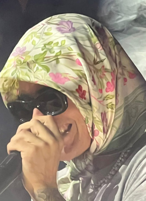 بالصور والفيديو.. جاستين بيبر يصدم الجمهور بعد ظهوره بالحجاب صورة رقم 4 بالصور والفيديو.. جاستين بيبر يصدم الجمهور بعد ظهوره بالحجاب صورة رقم 4