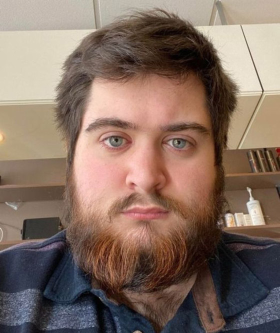 10 صور لأشخاص خادعة ستحتاج للنظر مرتين للتأكد من أعمارهم صورة رقم 9