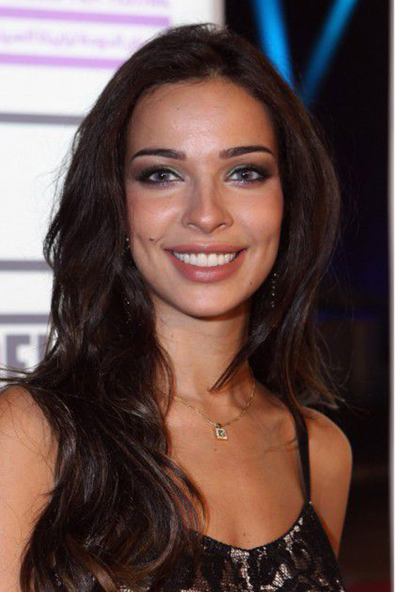 فيديو نادين نسيب نجيم تكشف اسرار  تتويجها ملكة جمال لبنان، طلاقها، ورقصها يشعل المسرح صورة رقم 2