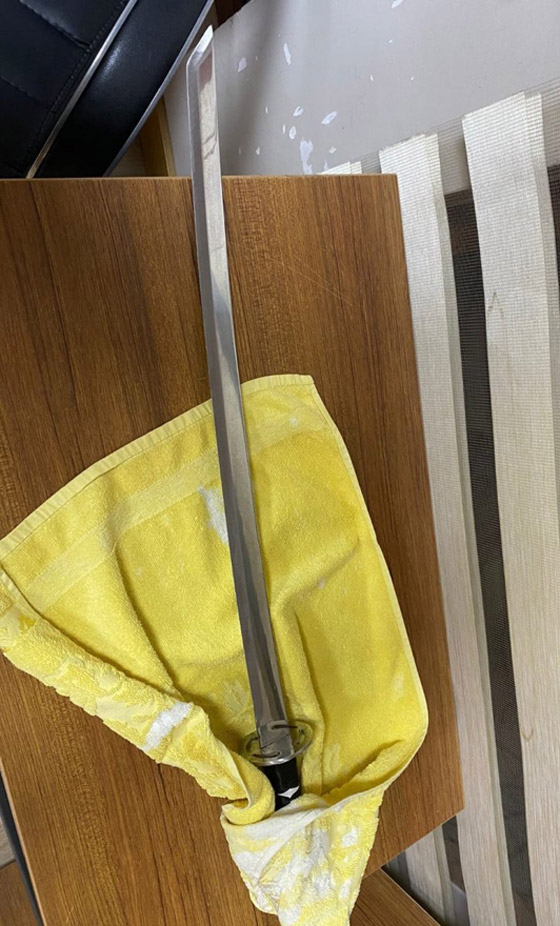 وسط الشارع بإسطنبول.. تركي يقتل امرأة بسيف ساموراي لشعوره بالملل! صورة رقم 2 وسط الشارع بإسطنبول.. تركي يقتل امرأة بسيف ساموراي لشعوره بالملل! صورة رقم 2