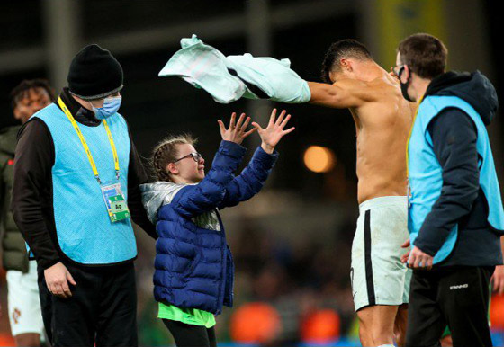 غرامة 45 ألف جنيه على فتاة بسبب قميص كريستيانو.. ما القصة؟ (صور) صورة رقم 1 غرامة 45 ألف جنيه على فتاة بسبب قميص كريستيانو.. ما القصة؟ (صور) صورة رقم 1