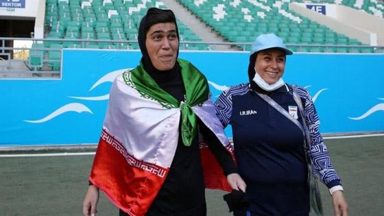 بعد الجدل عن جنس اللاعبة الإيرانية.. مدربتها ترد صورة رقم 1