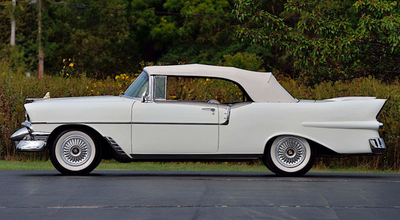 مزاد يطرح سيارة 