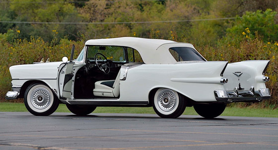 مزاد يطرح سيارة 