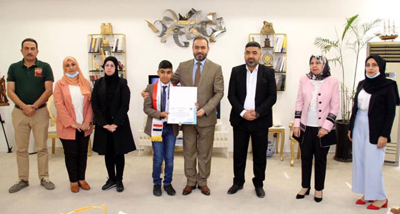 طفل عراقي موهوب يخترع نظارة ذكية تعمل على تنبيه سائقي المركبات صورة رقم 8