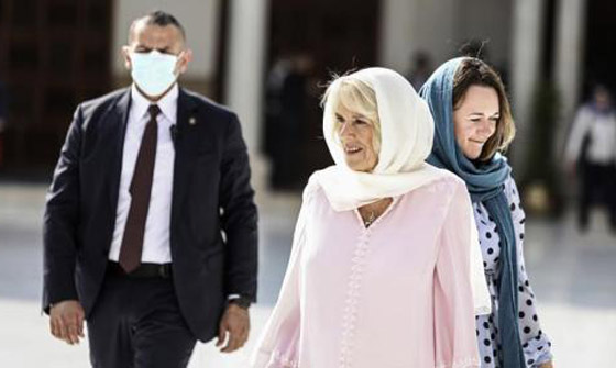 كاميلا زوجة الأمير تشارلز تخطف الأنظار بالحجاب في زيارتها لمصر صورة رقم 16 كاميلا زوجة الأمير تشارلز تخطف الأنظار بالحجاب في زيارتها لمصر صورة رقم 16