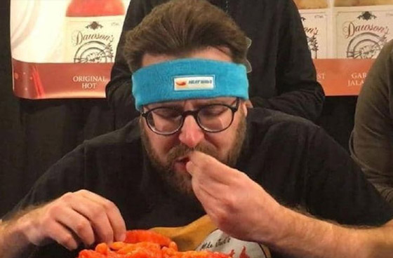 10 أشخاص حطموا أرقام قياسية في موسوعة غينيس: هل شاهدت صاحبة أكبر فم؟ صورة رقم 10