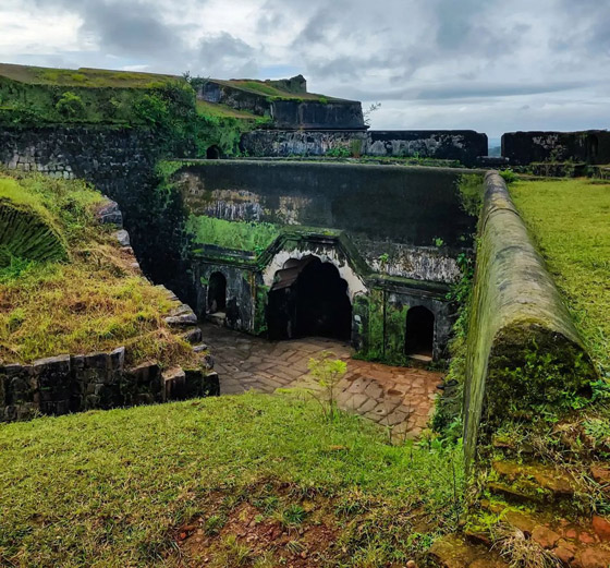 مصممة على شكل نجمة.. اكتشفوا ميزات قلعة مانجاراباد الفريدة في الهند صورة رقم 5 مصممة على شكل نجمة.. اكتشفوا ميزات قلعة مانجاراباد الفريدة في الهند صورة رقم 5