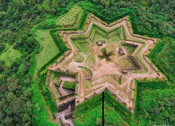 مصممة على شكل نجمة.. اكتشفوا ميزات قلعة مانجاراباد الفريدة في الهند صورة رقم 17 مصممة على شكل نجمة.. اكتشفوا ميزات قلعة مانجاراباد الفريدة في الهند صورة رقم 17