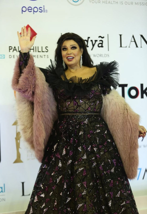فيديو وصور: منافسة بين إطلالات النجمات بمهرجان القاهرة.. من الأجمل والأسوأ؟ صورة رقم 2