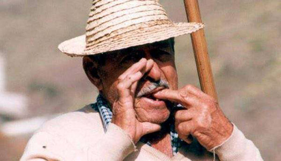 لا غوميرا.. جزيرة يتواصل سكانها مع بعضهم بأغرب الطرق صورة رقم 1