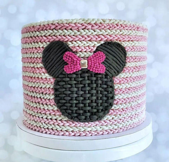 شاب يحول الكيك لقطعة من التريكو.. لا يمكنك رفع أعينك من عليها صورة رقم 4