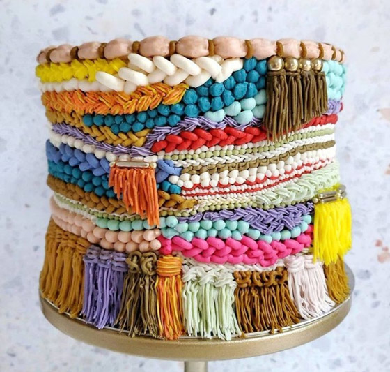 شاب يحول الكيك لقطعة من التريكو.. لا يمكنك رفع أعينك من عليها صورة رقم 5