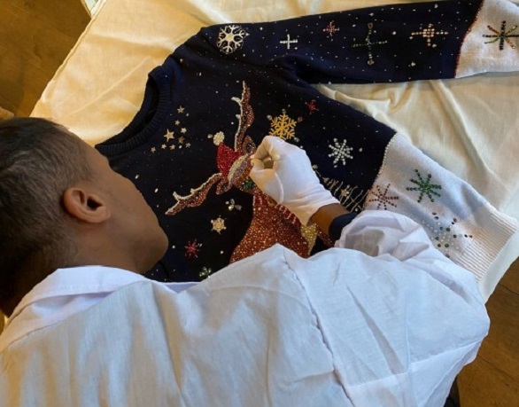 ينفق كل مدخراته لصنع أغلى سترة في العالم صورة رقم 2