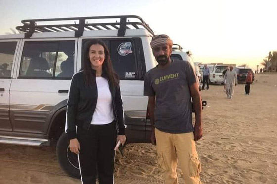 فيديو دنيا سمير غانم تغني لذوي الهمم أمام السيسي.. والرئيس يرفض تعزيتها! صورة رقم 5 فيديو دنيا سمير غانم تغني لذوي الهمم أمام السيسي.. والرئيس يرفض تعزيتها! صورة رقم 5
