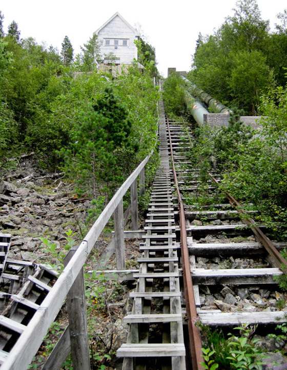 4444 درجة.. تعرفوا إلى أطول درج خشبي في العالم.. صور صورة رقم 17