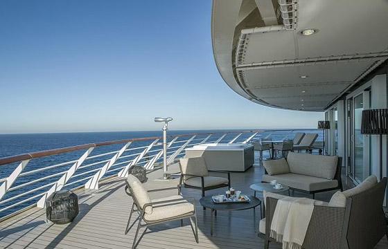 سفينة سياحية فاخرة مصممة لاختراق جليد القطب صورة رقم 3