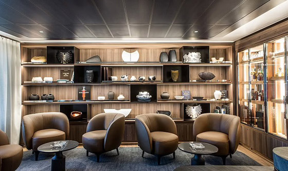 سفينة سياحية فاخرة مصممة لاختراق جليد القطب صورة رقم 5