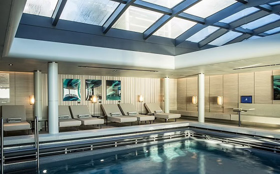 سفينة سياحية فاخرة مصممة لاختراق جليد القطب صورة رقم 10