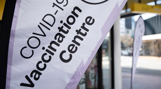 نيوزيلندي يتلقى 10 لقاحات ضد كورونا في يوم واحد صورة رقم 1