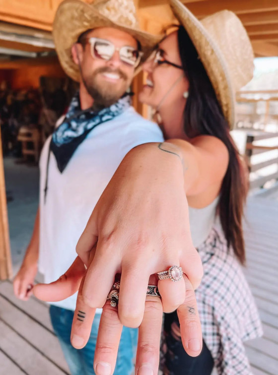 زوجان استدانا مبلغا ضخما لأجل الطلاق ثم تصالحا، ولعنة الديون تلاحقهما! صورة رقم 10