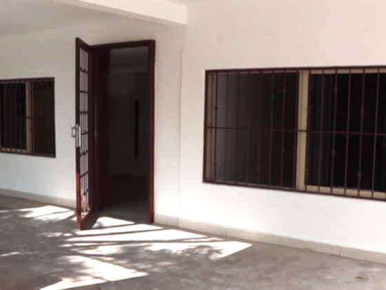 تستأجر منزلاً بسعر رخيص فتفاجأ بسر خفي داخله صورة رقم 5