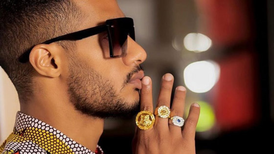 فيديو صادم: شيخ عراقي يشتم محمد رمضان ويصفه بـ