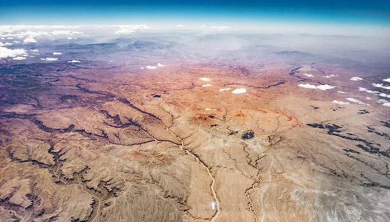 ليست الماء، الهواء، النار والتراب.. هذه العناصر الأربعة تشكل 90% من الأرض صورة رقم 5