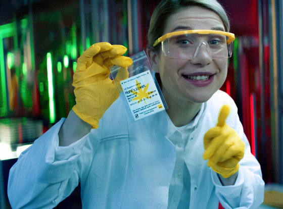 تذكرة صالحة للأكل بنكهة القنب! شركة نقل ألمانية تغري الركاب بعيد الميلاد صورة رقم 2