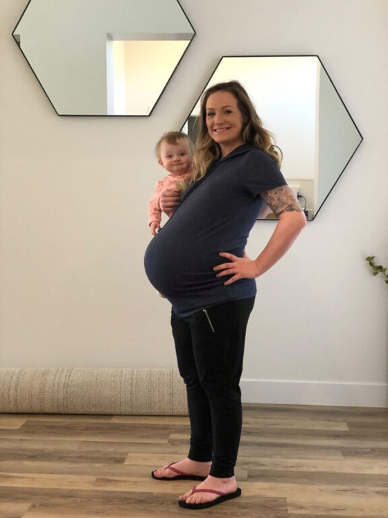 تنجب ثلاث بنات في أقل من عام صورة رقم 4