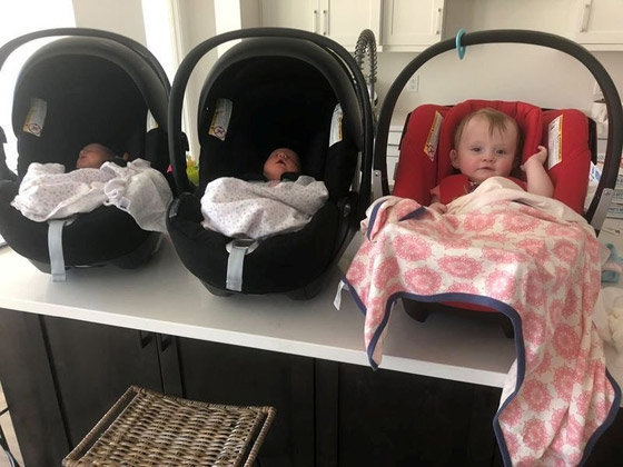 تنجب ثلاث بنات في أقل من عام صورة رقم 6