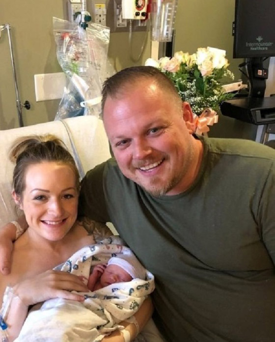 تنجب ثلاث بنات في أقل من عام صورة رقم 2