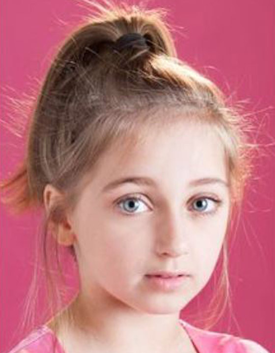 سيدة أمريكية (22 عاما) سيدة أمريكية (22 عاما)