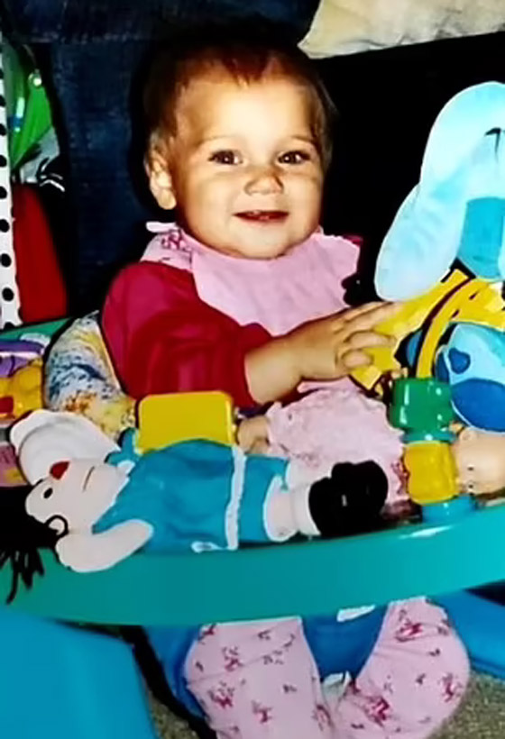 سيدة أمريكية (22 عاما) سيدة أمريكية (22 عاما)