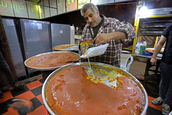 فيديو وصور: ابو شادي (أبو الغلابة) يبيع حلويات في غزة بأرخص الاسعار ! خلي الفقير ياكل  صورة رقم 8