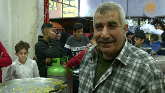 فيديو وصور: ابو شادي (أبو الغلابة) يبيع حلويات في غزة بأرخص الاسعار ! خلي الفقير ياكل  صورة رقم 3