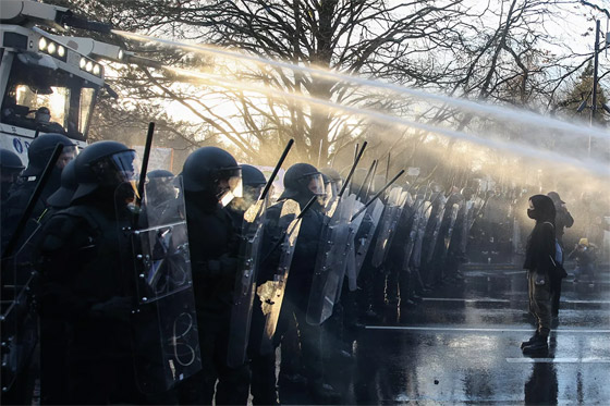 إليكم نبذة مصورة لأهم أحداث الأسبوع من مختلف بقاع العالم صورة رقم 24 إليكم نبذة مصورة لأهم أحداث الأسبوع من مختلف بقاع العالم صورة رقم 24