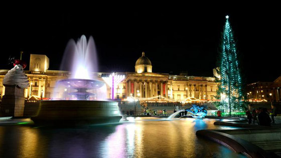 من بودابست إلى برلين.. مدن أوروبية تتزين بأشجار وأضواء عيد الميلاد صورة رقم 9