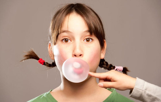 أغرب 10 أشياء محظورة حول العالم أبرزهم: مضغ العلكة والأقلام الرصاص صورة رقم 1