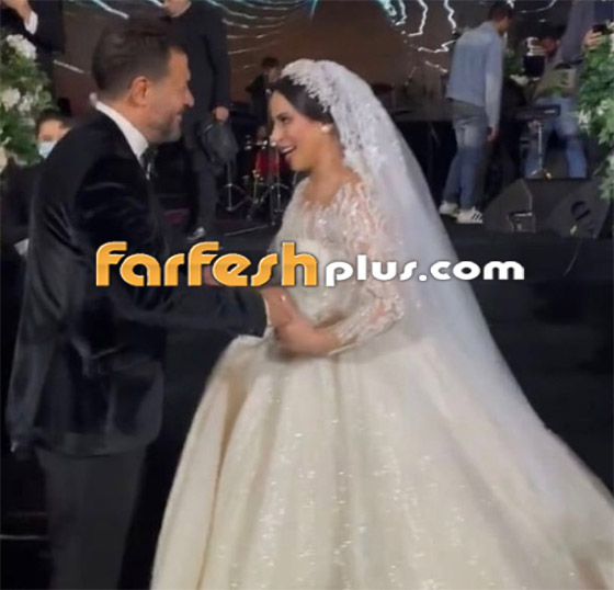 فيديو: مشاجرة ابنة ماجد المصري وعريسها، لماذا طردا بعض الحاضرين في حفل الزفاف؟ صورة رقم 18 فيديو: مشاجرة ابنة ماجد المصري وعريسها، لماذا طردا بعض الحاضرين في حفل الزفاف؟ صورة رقم 18
