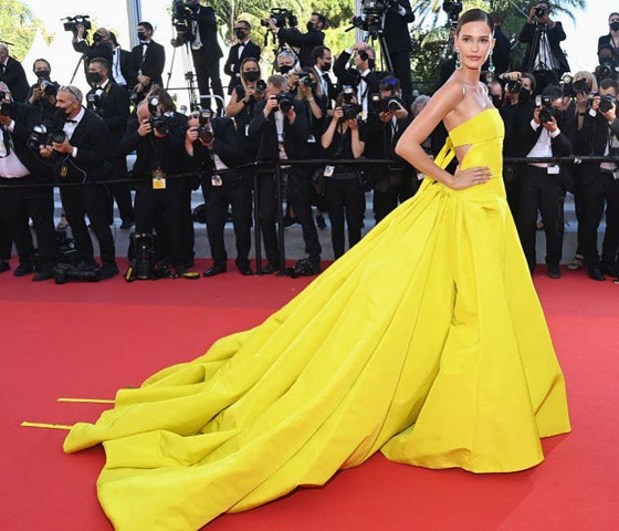 بالصور: أجمل ما ارتدته النجمات من أزياء المصممين العرب في 2021 صورة رقم 5 بالصور: أجمل ما ارتدته النجمات من أزياء المصممين العرب في 2021 صورة رقم 5