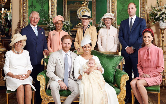 صور: لحظات متشابهة بحياة أفراد العائلة المالكة البريطانية.. تثير الدهشة! صورة رقم 6