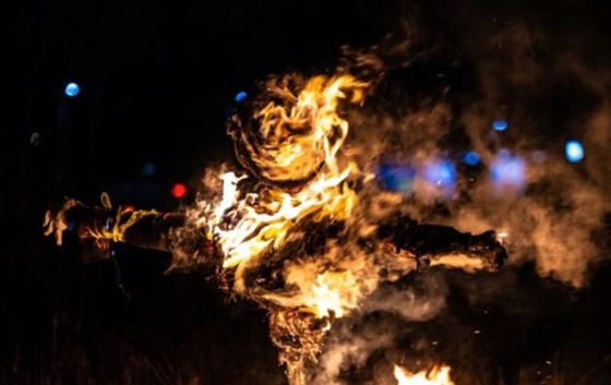 أغرب عادات الدول في استقبال العام الجديد صورة رقم 11 أغرب عادات الدول في استقبال العام الجديد صورة رقم 11