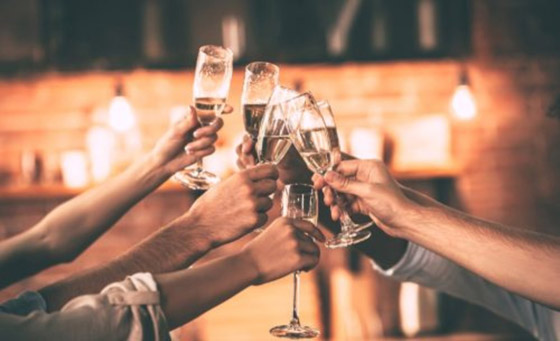 أغرب عادات الدول في استقبال العام الجديد صورة رقم 15 أغرب عادات الدول في استقبال العام الجديد صورة رقم 15