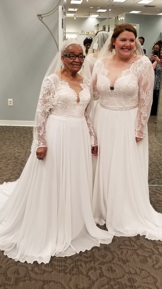 عجوز أمريكية سوداء ترتدي الفستان الأبيض في عمر الـ94.. مُنعت من دخول متجر الفساتين بسبب العنصرية صورة رقم 5