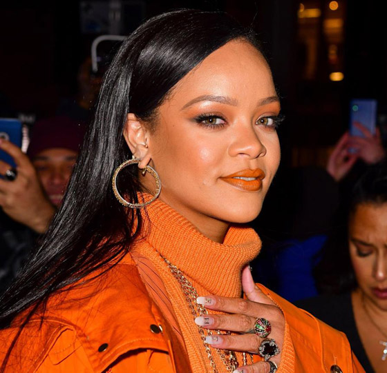 ريهانا تغني لـ محمد صلاح (ملك النيل).. استمع للأغنية واحكم بنفسك ان كانت حقيقية ام مزيفة! صورة رقم 2 ريهانا تغني لـ محمد صلاح (ملك النيل).. استمع للأغنية واحكم بنفسك ان كانت حقيقية ام مزيفة! صورة رقم 2