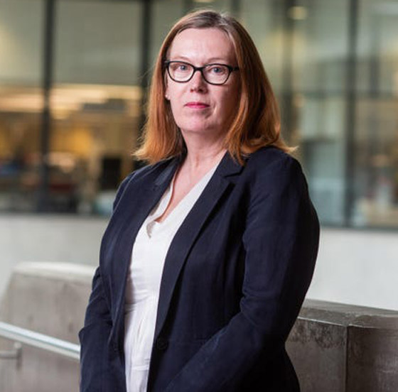 ساهمت بتطوير لقاح كورونا.. شركة تكرم عالمة بريطانية بدمية باربي! فيديو صورة رقم 12