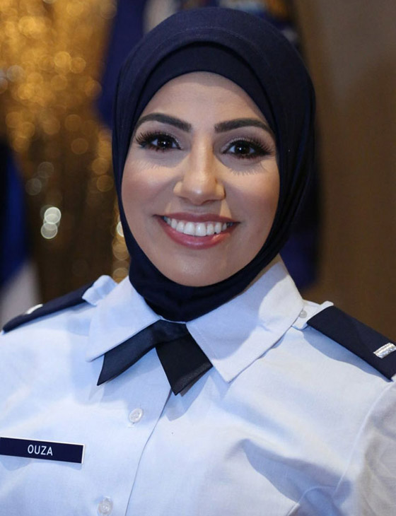 فيديو وصور: أول محجبة بسلاح الجو الأمريكي قاتلت من أجل حقها في ارتداء الحجاب! صورة رقم 3 فيديو وصور: أول محجبة بسلاح الجو الأمريكي قاتلت من أجل حقها في ارتداء الحجاب! صورة رقم 3